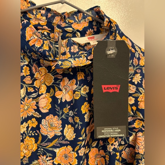 NWT Levi’s Navy Floral Blouse Size S - Picture 3 of 6